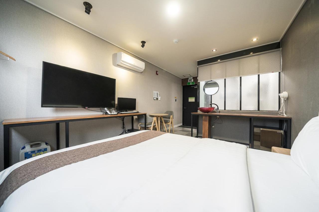 Malu Hotel Suwon Esterno foto
