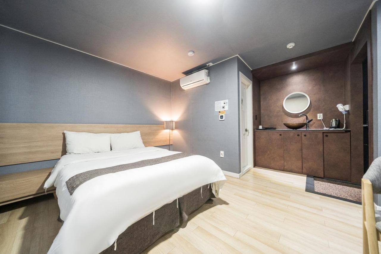 Malu Hotel Suwon Esterno foto